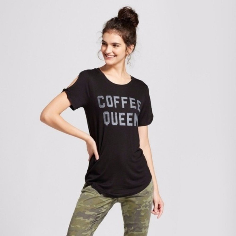 Zoe  + Live Coffee Queen Tee size L